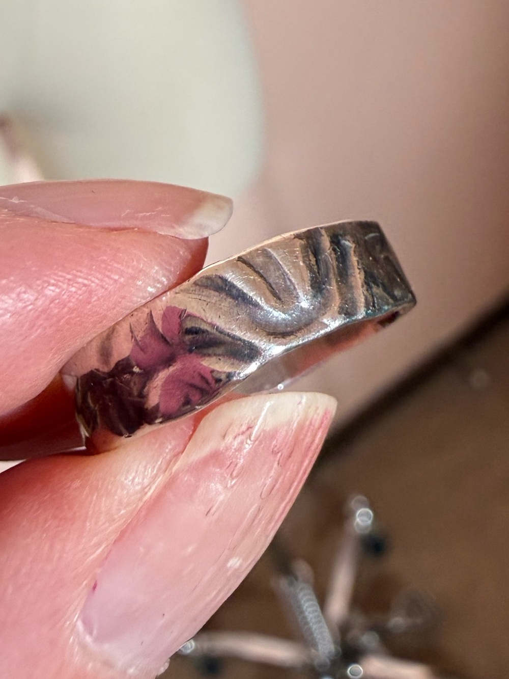 Vintage sterling silver modernist hammered handmade wide band Ring size 7 1/2